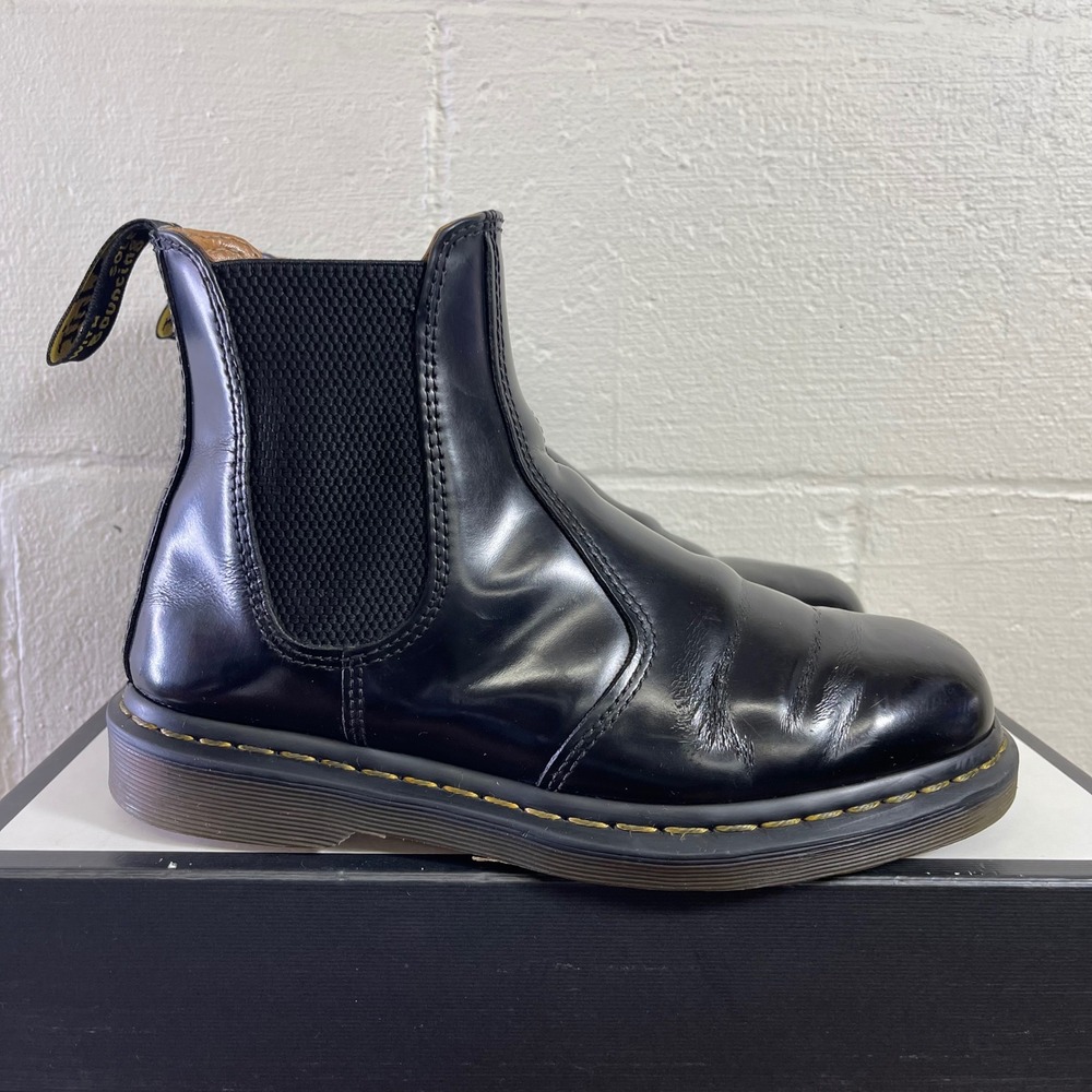 Dr. Martens 2976 Smooth Black Leather Chelsea Boots Pull On Women's 8 US/6 UK
